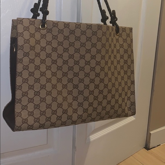 Authentic Gucci monogram bag! One of my favourite - Picture 2 of 3